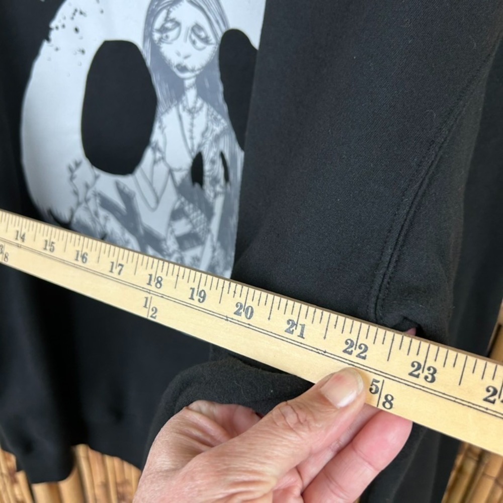 Disney's Tim Burton's The Night Before Christmas LS Sweatshirt XL (15-17) Black‎ - Picture 11 of 12